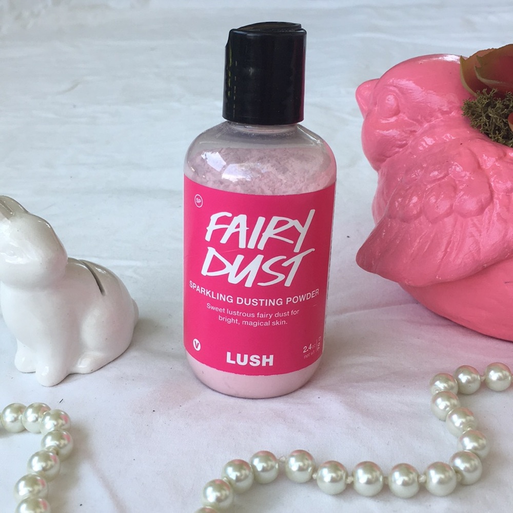 Lush Sparkling Dusting Powder in Fairy Dust